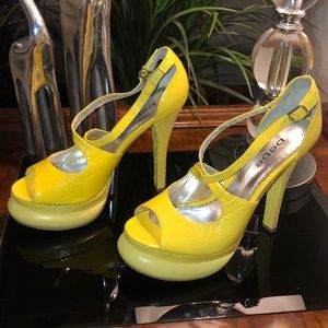 soulier bebe yellow